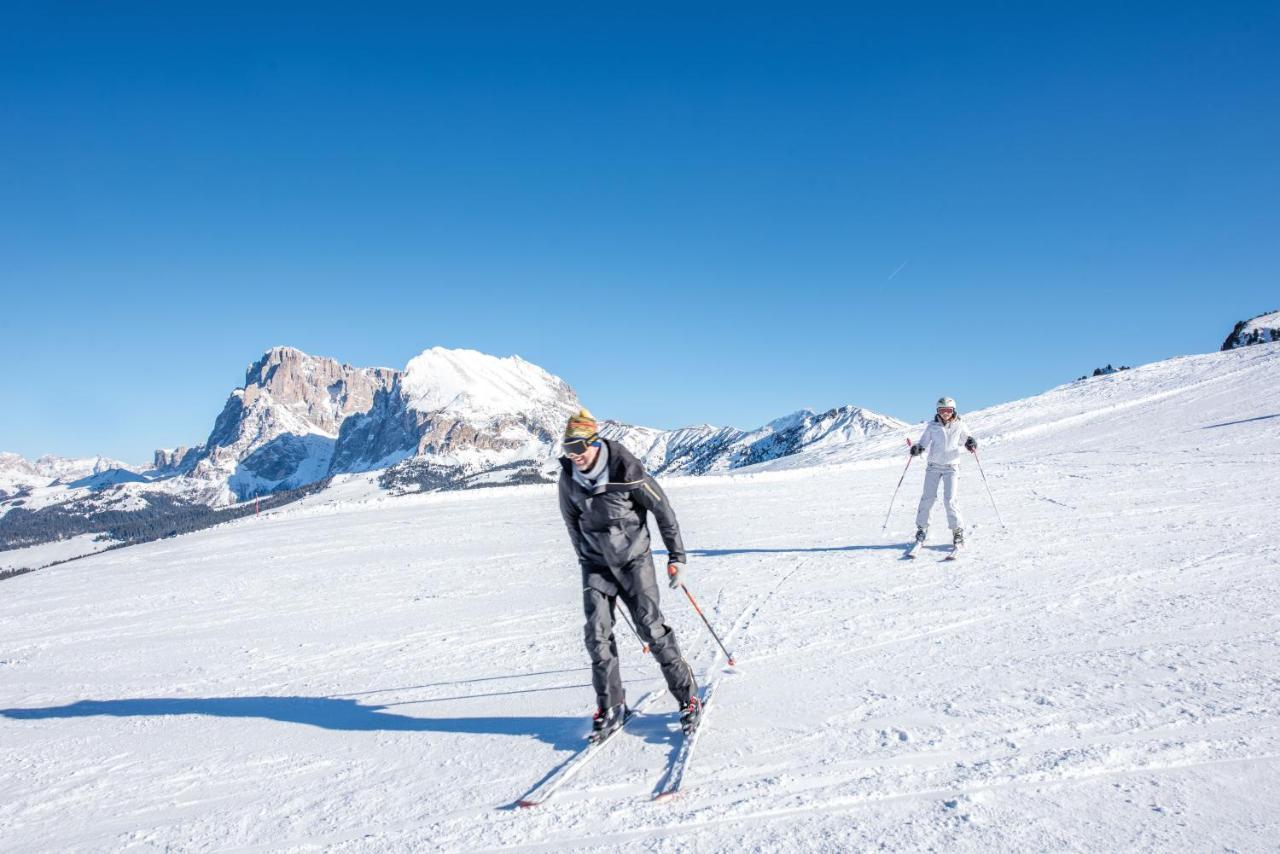Hotel Goldknopf Alpe Di Siusi Ngoại thất bức ảnh
