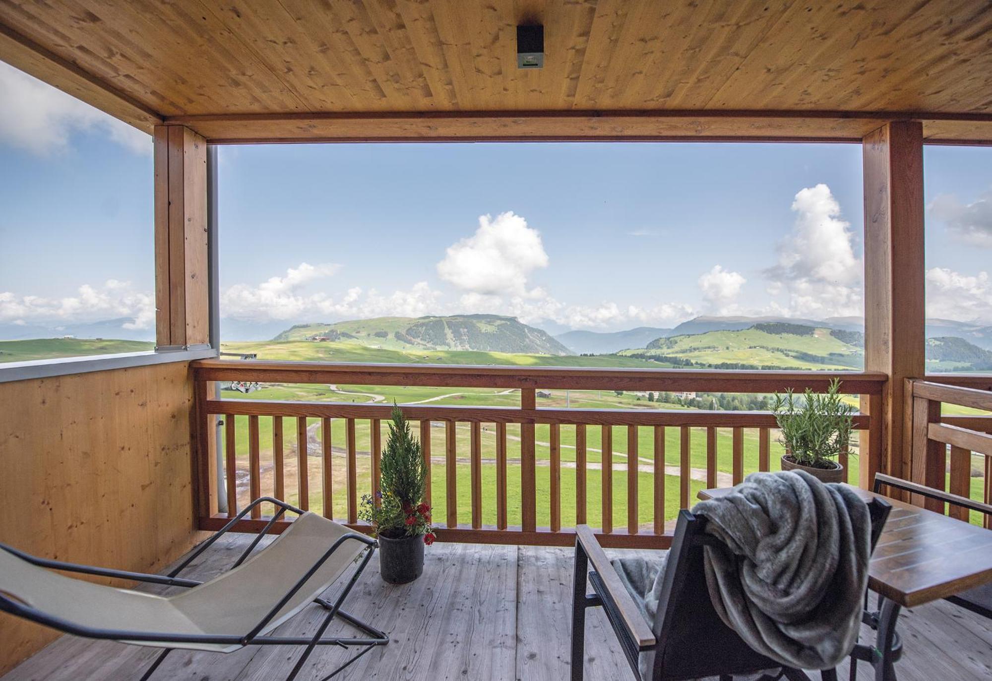 Hotel Goldknopf Alpe Di Siusi Ngoại thất bức ảnh